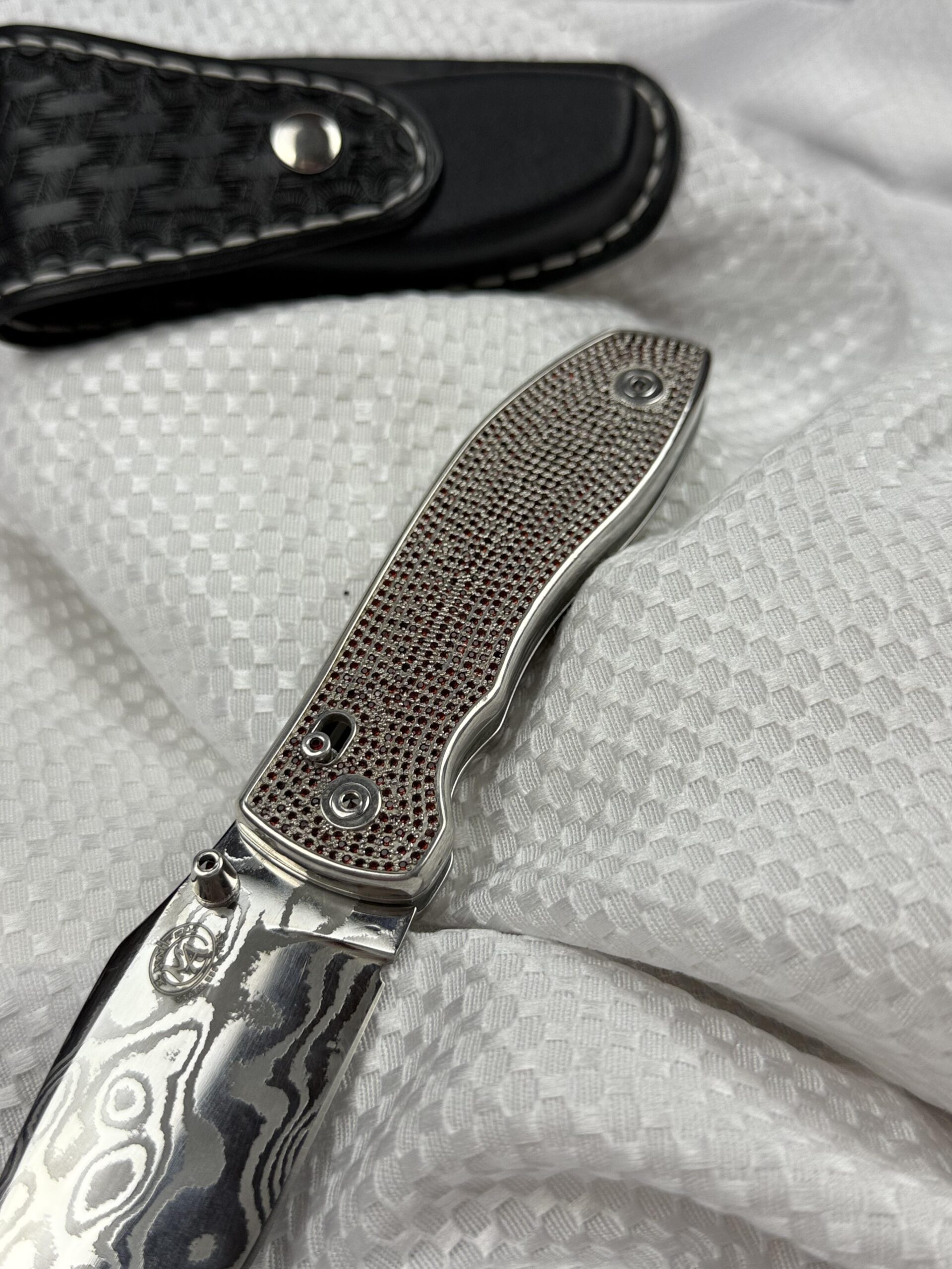 Luxusní zavírací nože z damaškové oceli Luxusní zavírací nože z damaškové oceli