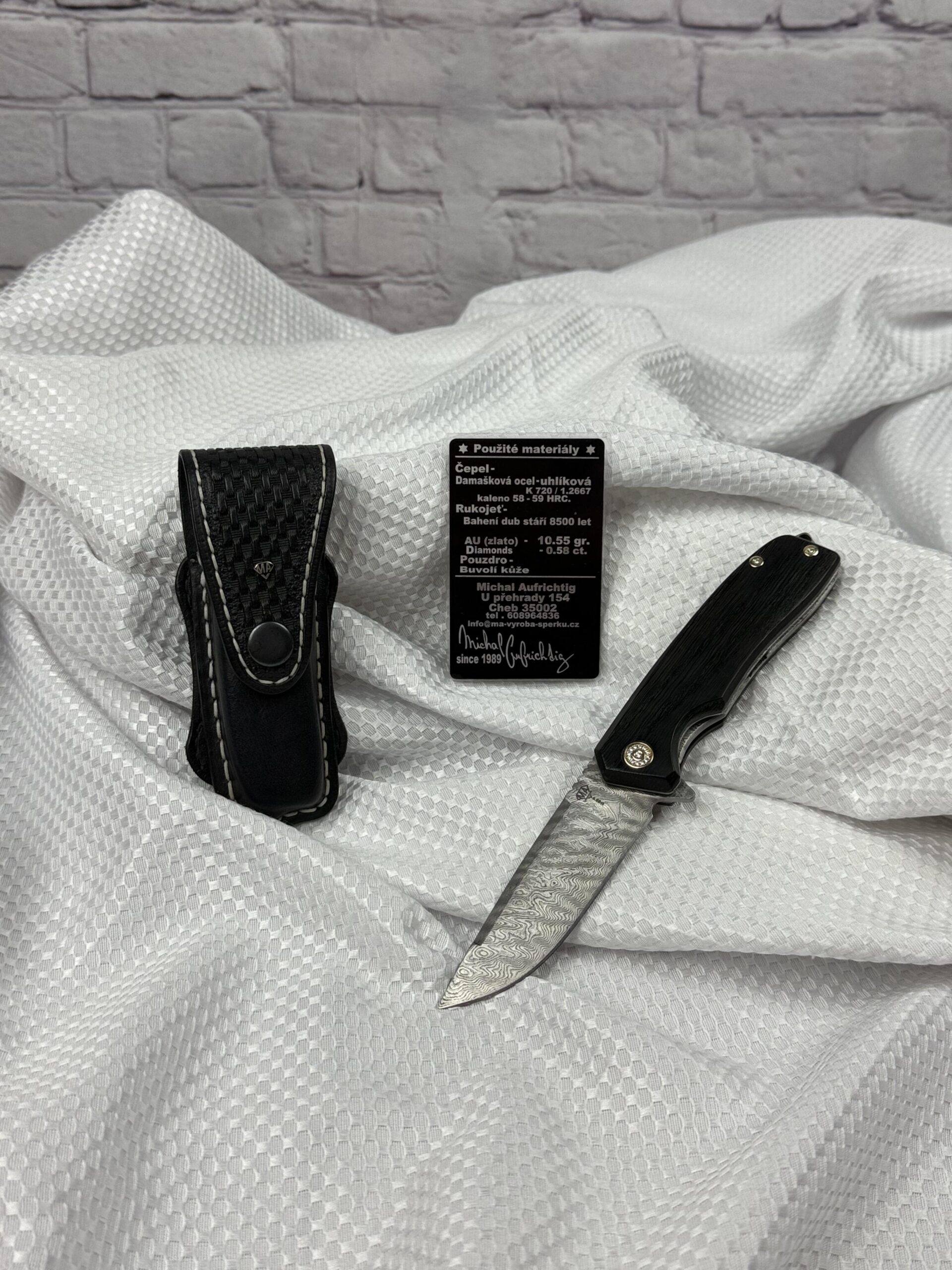 Luxusní zavírací nože z damaškové oceli Luxusní zavírací nože z damaškové oceli