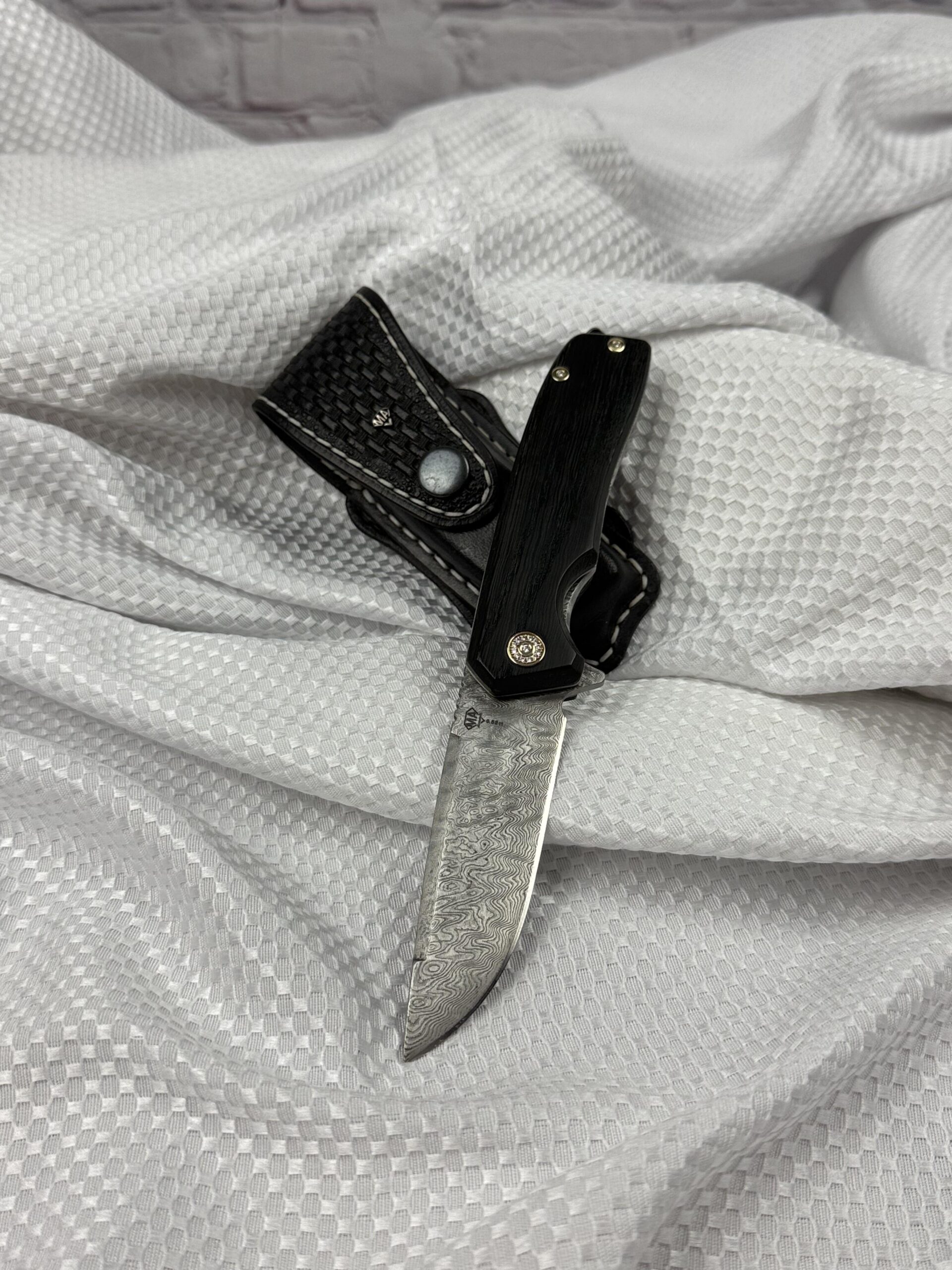 Luxusní zavírací nože z damaškové oceli Luxusní zavírací nože z damaškové oceli